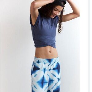 Hot Shot Crossover Printed Set
FP Movement 
Color - Blue / Multi 
NWOT